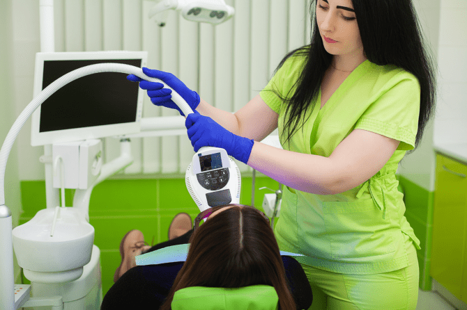 The Advantages of Choosing Professional Teeth Whitening in Brampton